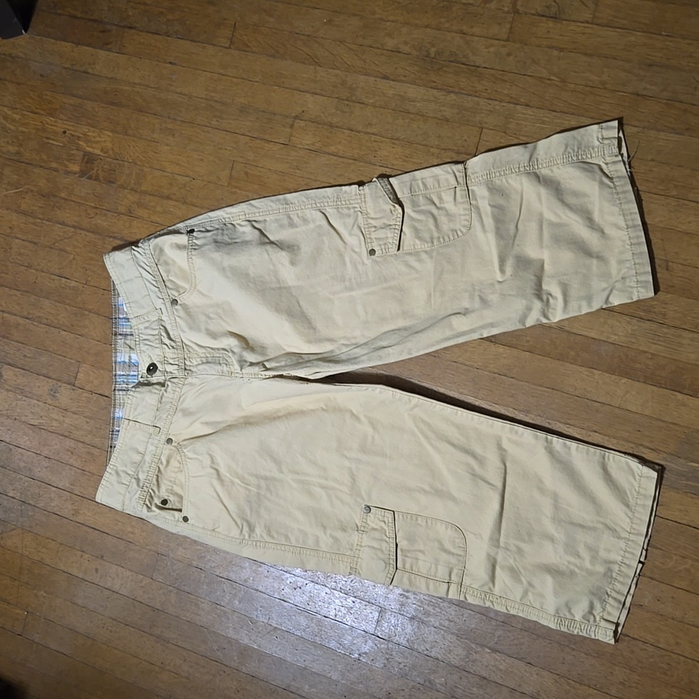 VF Jeanswear Aideas Capper Capris